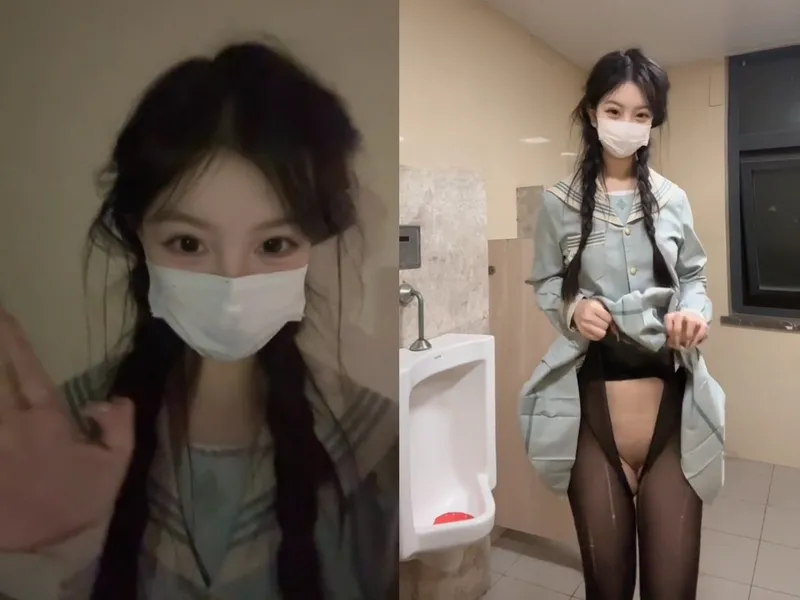 Người yêu sinh viên cấp 3 live tự sướng trong nhà vệ sinh nam p2